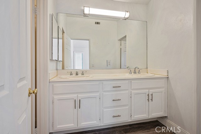 Detail Gallery Image 38 of 62 For 14846 Narcissus Crest Ave, Canyon Country,  CA 91387 - 5 Beds | 2/1 Baths