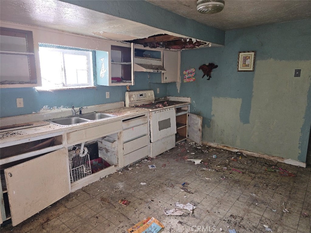 https://media.crmls.org/medias/a2af3426-ac75-496d-9e92-668ed8921961.jpg?preset=X-Large