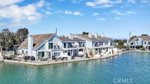 3512 Bravata Drive, Huntington Beach CA: https://media.crmls.org/medias/a2af3f5e-fa50-48f5-a7ca-9da0d96420e7.jpg