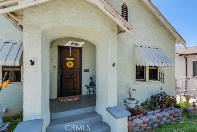 Detail Gallery Image 2 of 21 For 3010 Stockbridge Ave, Los Angeles,  CA 90032 - 2 Beds | 1 Baths