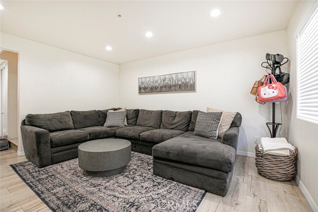 10894 Olinda Street, Sun Valley CA: https://media.crmls.org/medias/a2b1c205-3962-41a6-90d6-7b4849b71879.jpg