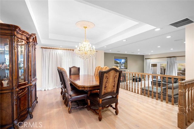 Detail Gallery Image 11 of 50 For 3331 Oakmont View Dr, Glendale,  CA 91208 - 5 Beds | 4/1 Baths