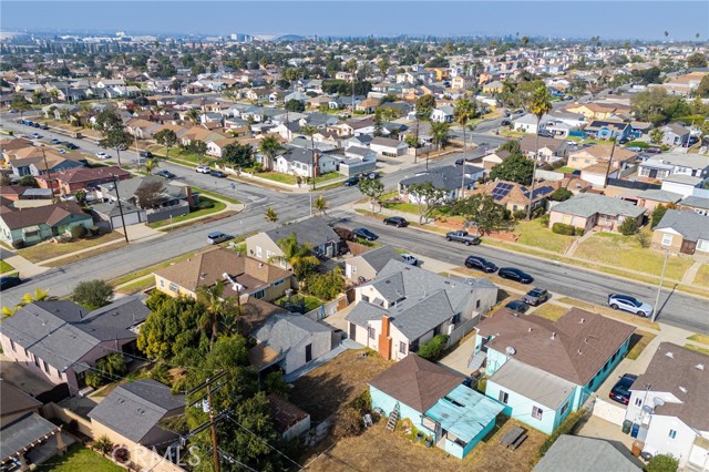 Detail Gallery Image 34 of 37 For 2048 W 109th St, Los Angeles,  CA 90047 - 4 Beds | 2 Baths