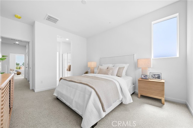 Detail Gallery Image 12 of 28 For 9423 N Sepulveda Blvd #1,  North Hills,  CA 91343 - 3 Beds | 3/1 Baths