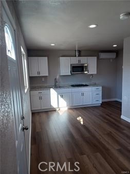 Detail Gallery Image 8 of 9 For 44290 Glenraven, Lancaster,  CA 93535 - 1 Beds | 1 Baths