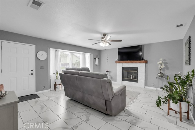 Detail Gallery Image 12 of 33 For 3716 Georgeann, Ceres,  CA 95307 - 3 Beds | 2 Baths