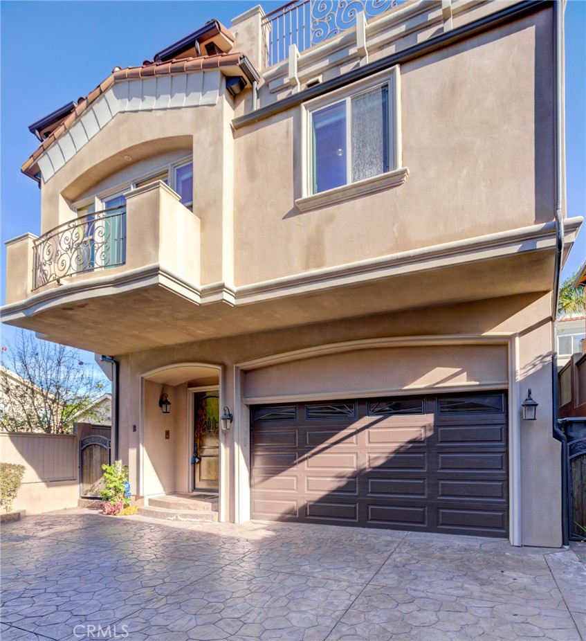 612 N Juanita Avenue #B