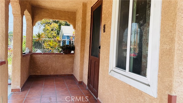Detail Gallery Image 2 of 22 For 3936 E 5th St, Los Angeles,  CA 90063 - 3 Beds | 1 Baths