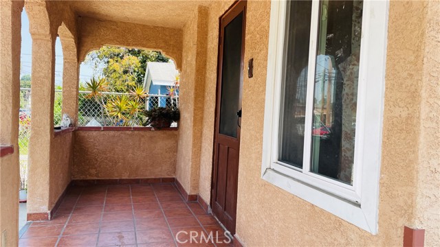 Detail Gallery Image 2 of 22 For 3936 E 5th St, Los Angeles,  CA 90063 - 3 Beds | 1 Baths