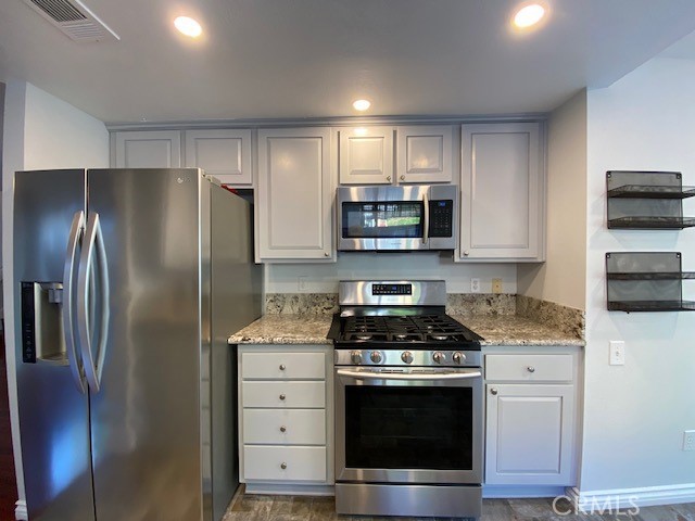 Detail Gallery Image 12 of 33 For 19041 Wildwood Cir, Trabuco Canyon,  CA 92679 - 3 Beds | 3 Baths