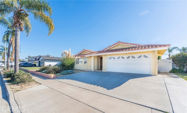 Image 2 for 10372 Maikai Dr, Huntington Beach, CA 92646