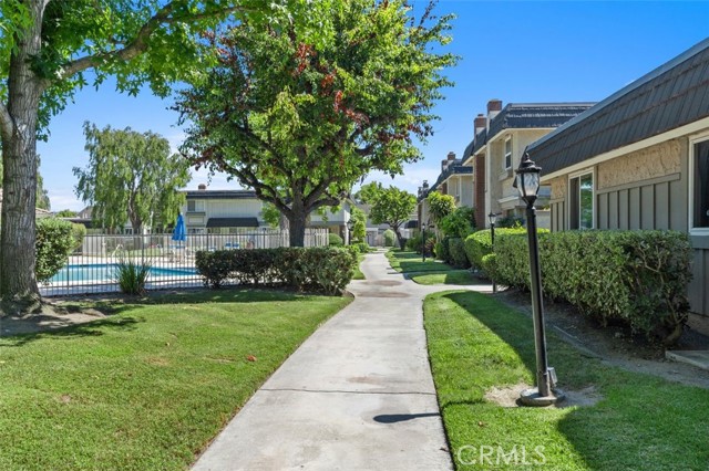 14276 Bolsa Chica Road, Westminster CA: https://media.crmls.org/medias/a2b6d846-c958-45b7-84bc-f6e3ead05078.jpg
