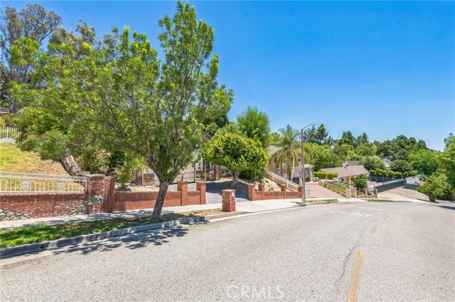 Detail Gallery Image 10 of 15 For 11922 Louise Ave, Granada Hills,  CA 91344 - 4 Beds | 3 Baths