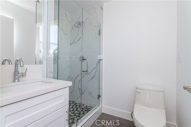 1032 N Oxford Avenue, Los Angeles CA: https://media.crmls.org/medias/a2b99047-7cc8-437b-8b5c-cdd537a11911.jpg
