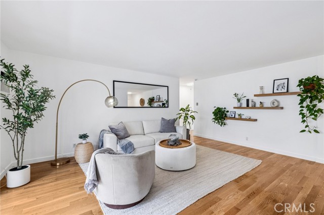 Detail Gallery Image 2 of 21 For 947 16th St #5,  Santa Monica,  CA 90403 - 2 Beds | 2 Baths