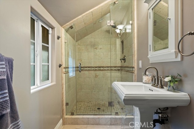 Detail Gallery Image 20 of 41 For 28906 Palisades Dr, Lake Arrowhead,  CA 92352 - 4 Beds | 3/1 Baths
