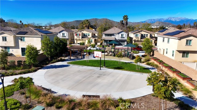 Detail Gallery Image 18 of 21 For 1796 Park Place Ln, Riverside,  CA 92501 - 3 Beds | 2/1 Baths