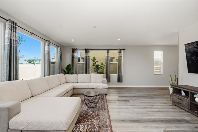 Detail Gallery Image 9 of 56 For 1176 Woodbury Ln, Mentone,  CA 92359 - 4 Beds | 3 Baths