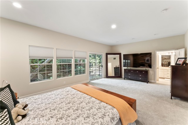 Detail Gallery Image 14 of 51 For 2355 N Beverly Glen Bld, Los Angeles,  CA 90077 - 2 Beds | 3/1 Baths