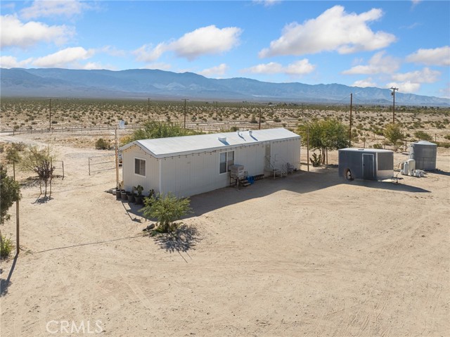 Detail Gallery Image 2 of 26 For 39626 E End Rd, Lucerne Valley,  CA 92356 - 2 Beds | 1 Baths