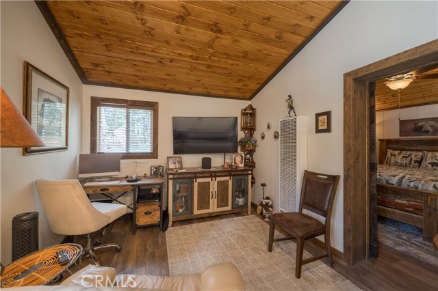 Detail Gallery Image 22 of 41 For 1009 Myrtle Ave, Big Bear City,  CA 92314 - 3 Beds | 3 Baths