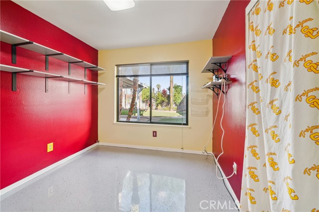 Detail Gallery Image 15 of 37 For 571 Oriole, Corona,  CA 92879 - 4 Beds | 2 Baths