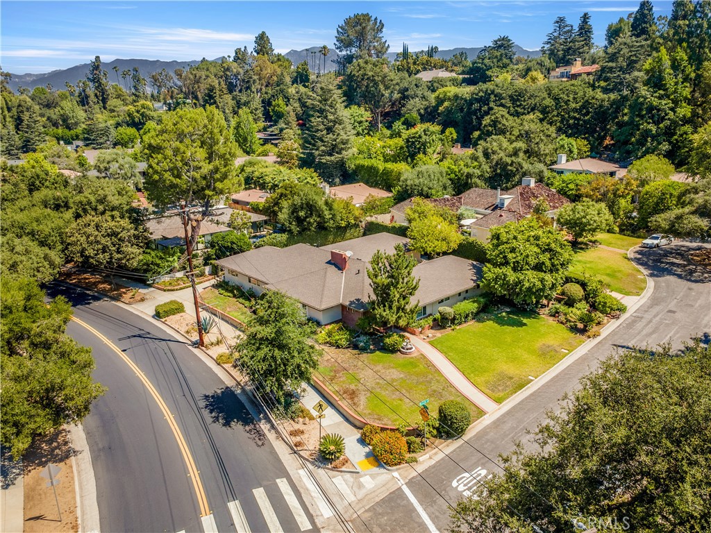 https://media.crmls.org/medias/a2be0038-5283-437a-9f7a-b205d4a45a24.jpg?preset=X-Large