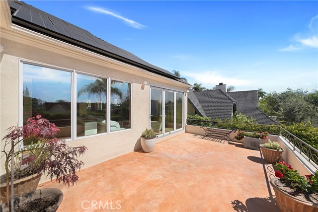 Detail Gallery Image 8 of 56 For 10707 Rochester, Los Angeles,  CA 90024 - 3 Beds | 3 Baths