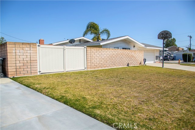Detail Gallery Image 3 of 30 For 11192 Bowles Ave, Garden Grove,  CA 92841 - 3 Beds | 2 Baths