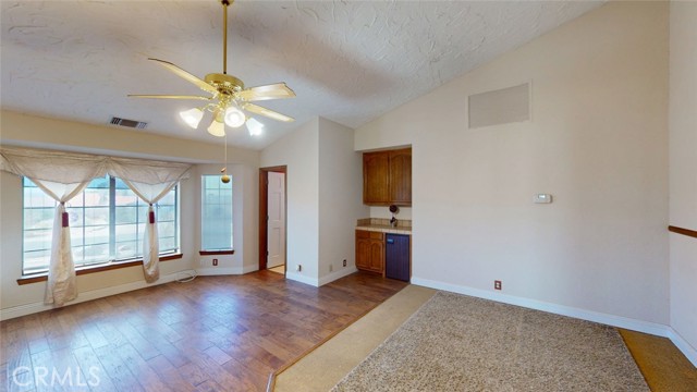 Detail Gallery Image 27 of 65 For 13889 Olathe Rd, Apple Valley,  CA 92307 - 5 Beds | 2/1 Baths