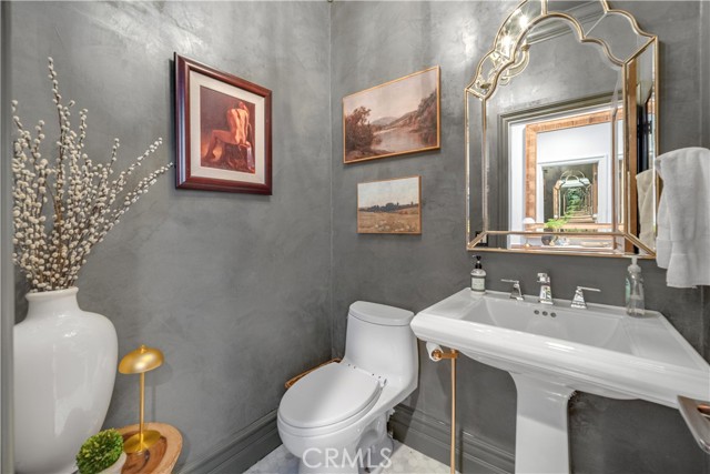 Detail Gallery Image 25 of 47 For 5558 Hoback Glen Rd, Hidden Hills,  CA 91302 - 5 Beds | 5 Baths