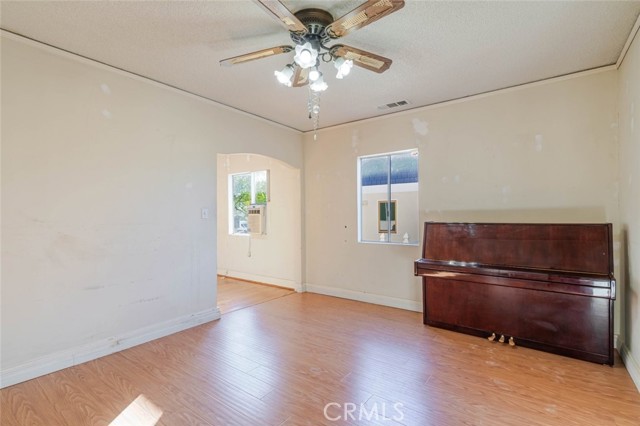 Detail Gallery Image 7 of 25 For 1221 Wesley Ave, Pasadena,  CA 91104 - 3 Beds | 2 Baths