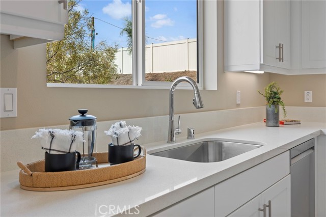 Detail Gallery Image 10 of 24 For 5978 Saddlehorn Ln, Jurupa Valley,  CA 92509 - 4 Beds | 3 Baths