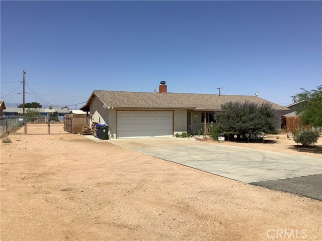 10578 Jamul Road, Apple Valley CA: https://media.crmls.org/medias/a2c06020-62ee-4c80-856d-a494653bc332.jpg