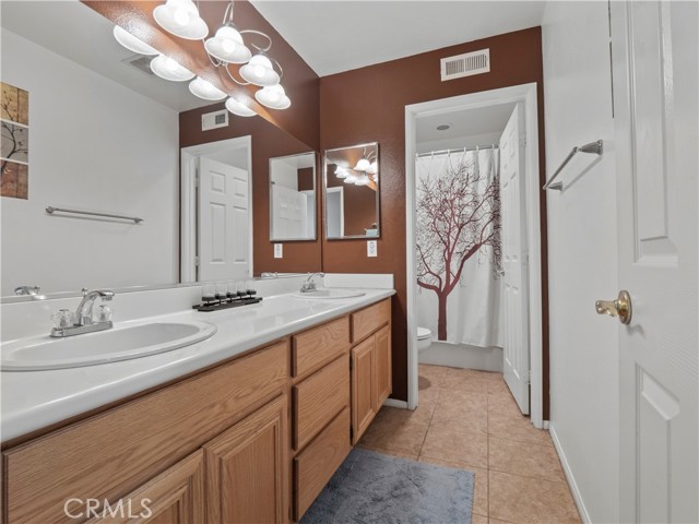 Detail Gallery Image 30 of 40 For 26332 Oakdale Canyon Ln, Canyon Country,  CA 91387 - 5 Beds | 3 Baths