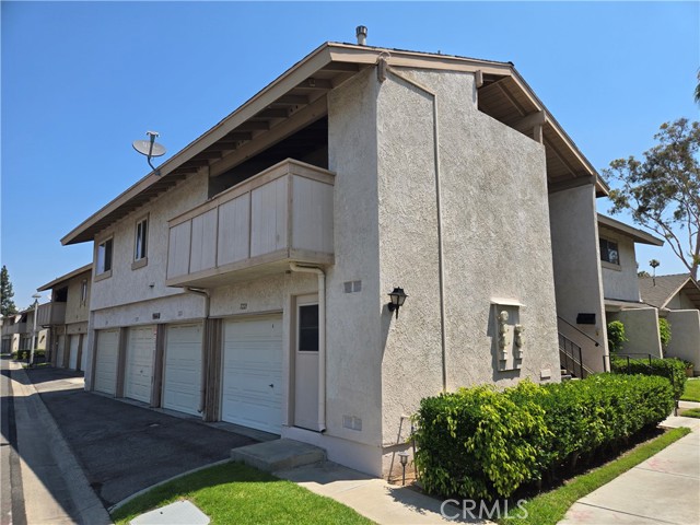 Detail Gallery Image 1 of 17 For 1227 N Kraemer Bld #8,  Placentia,  CA 92870 - 2 Beds | 1 Baths