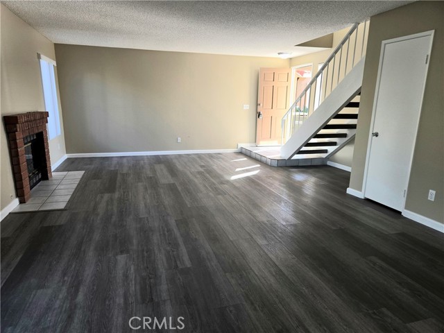 Detail Gallery Image 6 of 21 For 1711 Glenview Dr, Perris,  CA 92571 - 3 Beds | 3 Baths