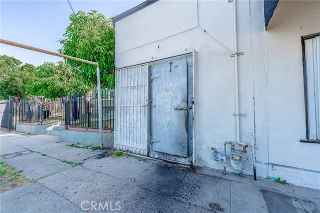 6101 York Boulevard, Los Angeles, California 90042, ,Commercial Lease,For Rent,6101 York Boulevard,CRDW24206260