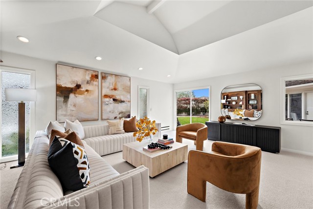 Detail Gallery Image 15 of 61 For 2519 Harbor View Dr, Corona Del Mar,  CA 92625 - 4 Beds | 2/1 Baths