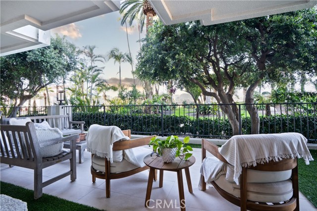 Detail Gallery Image 4 of 15 For 601 Lido Park Dr #G,  Newport Beach,  CA 92663 - 2 Beds | 2 Baths