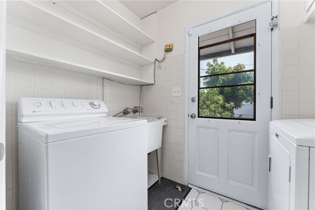 Detail Gallery Image 19 of 39 For 1106 Hollydale Dr, Fullerton,  CA 92831 - 4 Beds | 2 Baths