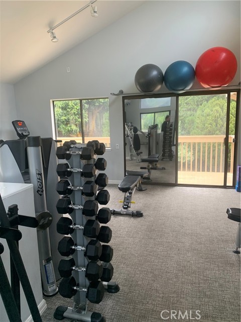 Detail Gallery Image 11 of 19 For 16891 Avenida De Santa Ynez, Pacific Palisades,  CA 90272 - 4 Beds | 3 Baths