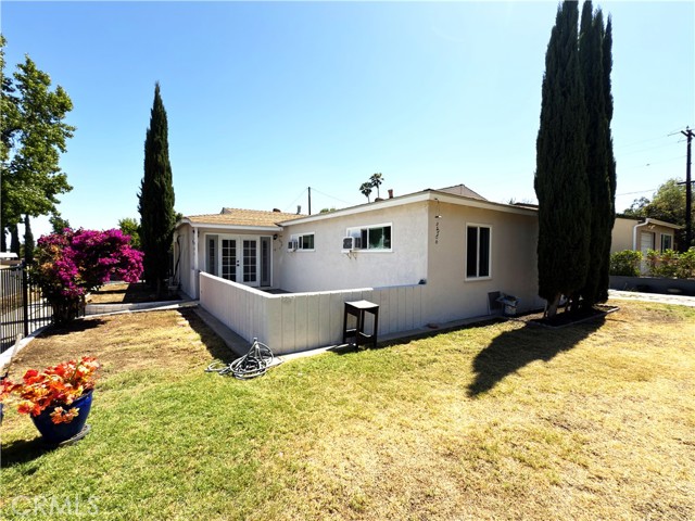 851 Amador Avenue, Ontario CA: https://media.crmls.org/medias/a2c5f563-7554-45dd-8834-23f987d0ba3e.jpg