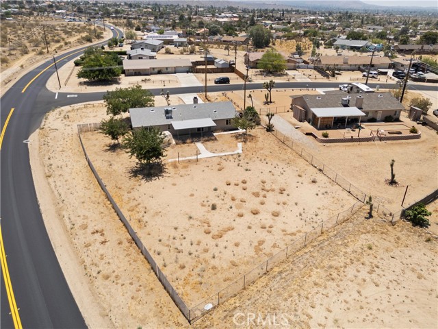 Detail Gallery Image 8 of 38 For 7147 Lennox Ave, Yucca Valley,  CA 92284 - 3 Beds | 2 Baths