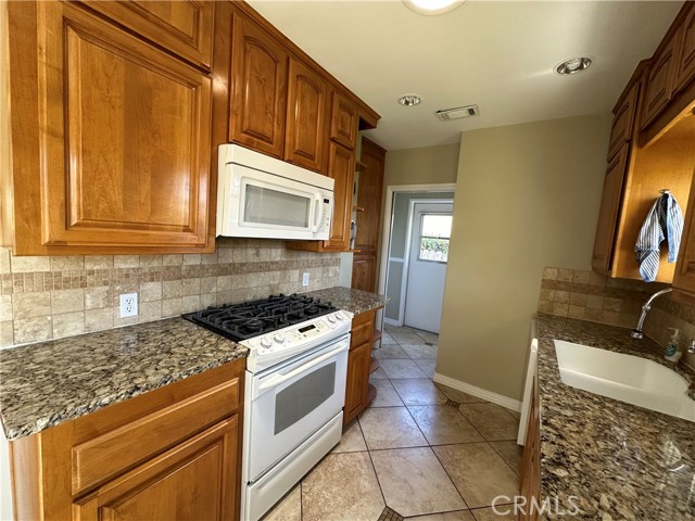 Detail Gallery Image 6 of 22 For 4981 Lincoln Ave, Chino,  CA 91710 - 3 Beds | 1/1 Baths