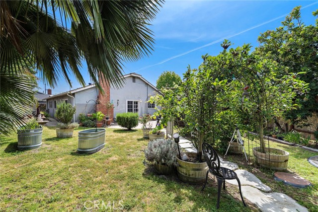 Detail Gallery Image 12 of 43 For 2147 Aster Pl, Costa Mesa,  CA 92627 - 4 Beds | 2/1 Baths