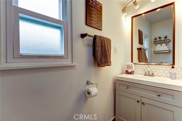 Detail Gallery Image 31 of 42 For 710 Larch St #1/2,  Inglewood,  CA 90301 - 1 Beds | 1 Baths
