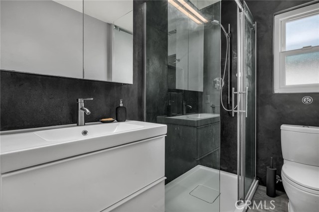 Detail Gallery Image 13 of 31 For 701 Hillcrest, El Segundo,  CA 90245 - 5 Beds | 2 Baths