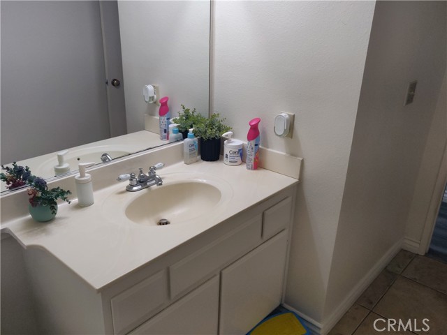 8901 Serapis Avenue, Downey CA: https://media.crmls.org/medias/a2cafba2-3cee-4275-955a-ba16005db5a9.jpg