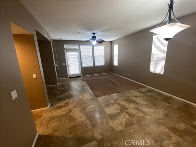 31925 Red Pine Way, Temecula CA: https://media.crmls.org/medias/a2cc13b6-5ad8-493a-90f7-a5e9849529b5.jpg